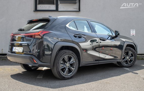 Lexus UX 250H FWD / 112kW / CVT / ZÁRUKA / AJ NA SPLÁTKY / PROTIÚČET 2023 černá