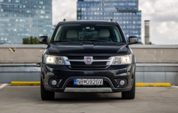 Fiat Freemont 2.0 TDI 125kW AWD / AJ NA SPLÁTKY / PROTIÚČET 2013 černá