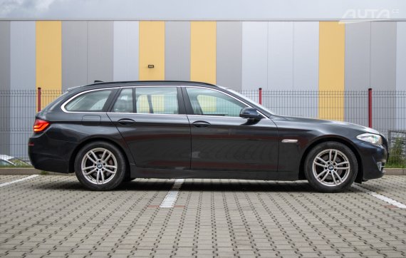 BMW Rad 5 Touring 520d / 120kW / M6 / AJ NA SPLÁTKY / PROTIÚČET 2010 šedá