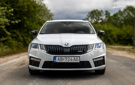 Škoda Octavia Combi 2.0TDI RS 135kW / AJ NA SPLÁTKY / PROTIÚČET 2017 bílá