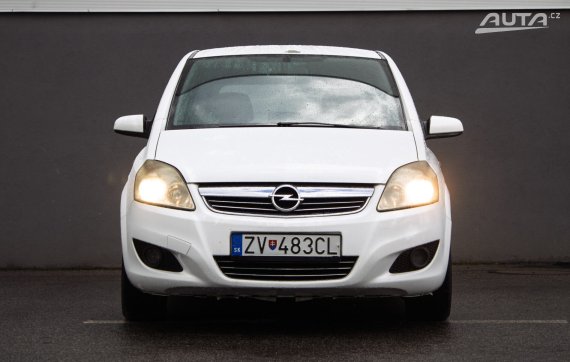 Opel Zafira 1.9 DTH 110kW MT6 / NA SPLÁTKY / NA PROTIÚČET 2009 bílá