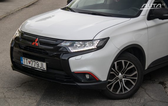Mitsubishi Outlander 110kW AT 4x4 2018 / AJ NA SPLÁTKY / PROTIÚČET / 2018 bílá