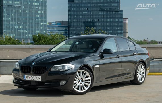 BMW Rad 5 530d / 190kW / A8 / AJ NA SPLÁTKY / PROTIÚČET 2013 - hlavní pohled