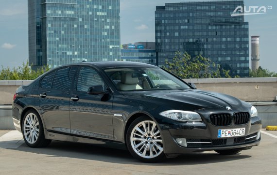 BMW Rad 5 530d / 190kW / A8 / AJ NA SPLÁTKY / PROTIÚČET 2013 černá
