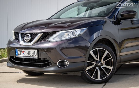 Nissan Qashqai 1.5 dCi Tekna, 81kW, M6 / AJ NA SPLÁTKY / PROTIÚČET / 2015 fialová