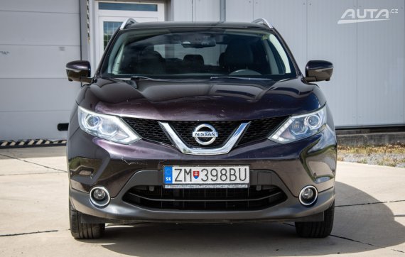 Nissan Qashqai 1.5 dCi Tekna, 81kW, M6 / AJ NA SPLÁTKY / PROTIÚČET / 2015 fialová