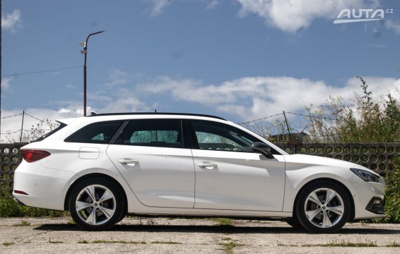 Seat Leon SP Sportstourer 1.5 TSI FR / 96kW / M6 / ZÁRUKA / AJ NA SPLÁTKY / PROTIÚČET 2022 bílá