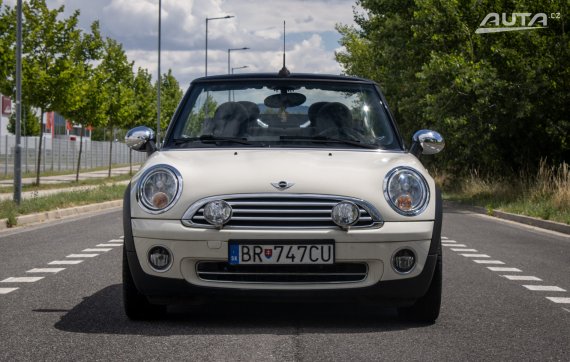 Mini Cabrio Cooper 1.6i, 88kW, M6 / AJ NA SPLÁTKY / PROTIÚČET / 2009 bílá