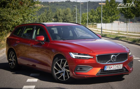 Volvo V60 2,0D 147kw A/T AWD 2018 červená