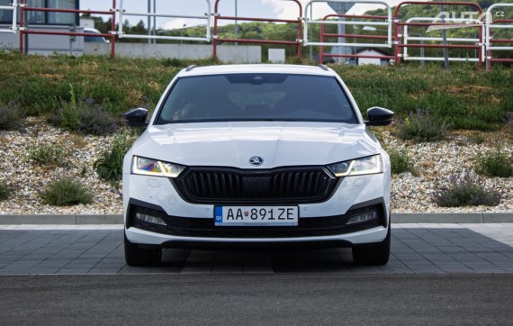 Škoda Octavia Combi 2.0 TDI SCR Sportline DSG 110kW AT7 / NA SPLÁTKY / NA PROTIÚČET 2021 bílá