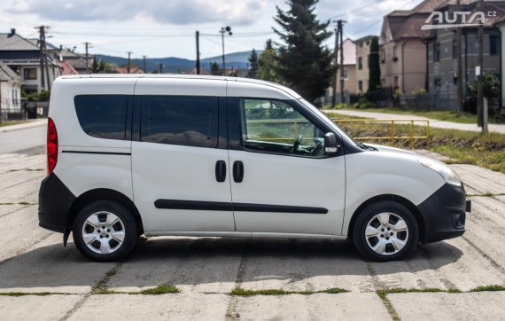 Opel Combo Van 66kW MT/5 / AJ NA SPLÁTKY / PROTIÚČET 2016 bílá