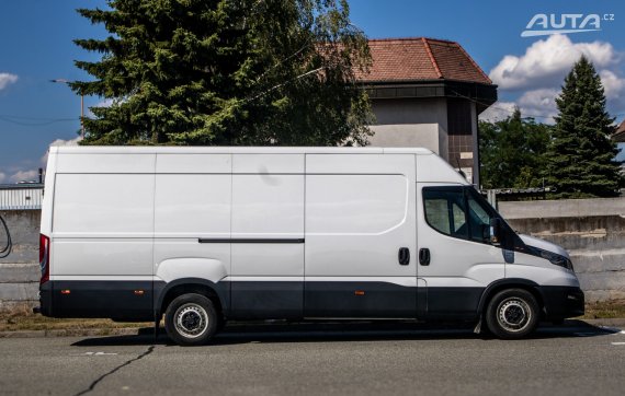 Iveco Daily 35S18 MT/6 129kW 2024 / AJ NA SPLÁTKY / PROTIÚČET 2024 bílá