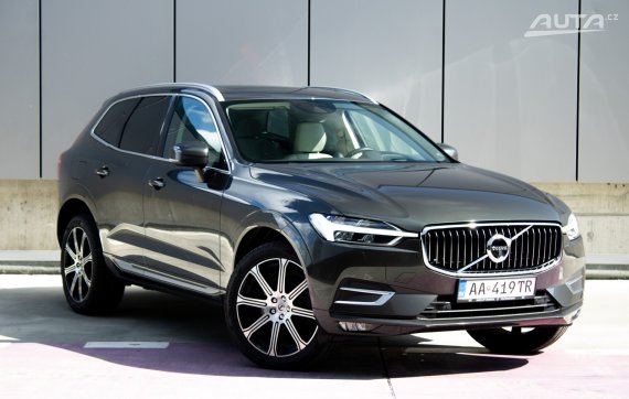 Volvo XC60 B5 Inscription AWD A/T 2020 šedá