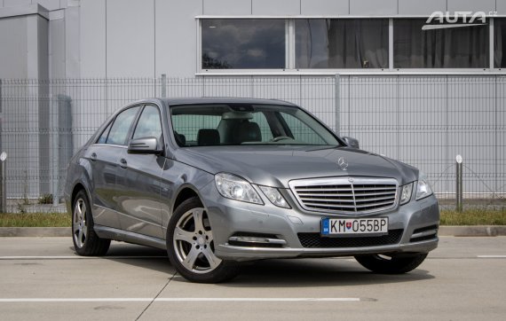 Mercedes-Benz E trieda Sedan 300 CDI Blue Elegance, 170kW, A7 / AJ NA SPLÁTKY / PROTIÚČET / 2012 šedá