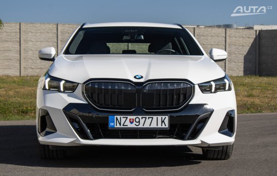 BMW Rad 5 Touring 520d  mHEV xDrive A/T M-Sport Pro, 145kW / AJ NA SPLÁTKY / PROTIÚČET / 2024 bílá