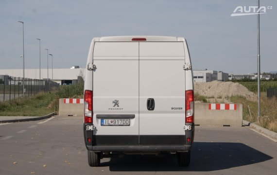 Peugeot Boxer L4H2 2.2 BlueHDI, 121kW 2022 bílá