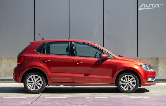 Volkswagen Polo 1.2 TSI BMT Comfortline / 66kW / M5 / ZÁRUKA / AJ NA SPLÁTKY / PROTIÚČET 2014 červená