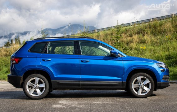 Škoda Karoq 1.5 TSI ACT Live Plus DSG, 110kW, A7 / AJ NA SPLÁTKY / PROTIÚČET / 2019 modrá