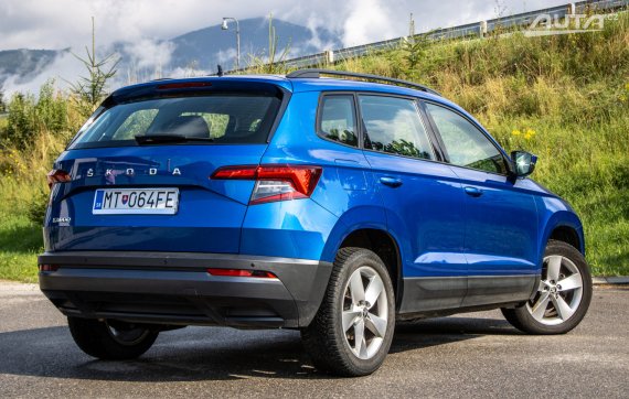 Škoda Karoq 1.5 TSI ACT Live Plus DSG, 110kW, A7 / AJ NA SPLÁTKY / PROTIÚČET / 2019 modrá