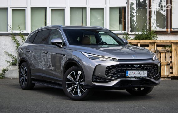 Mg HS 1.5 AT/2 105kW / NA SPLÁTKY / NA PROTIÚČET 2025 šedá