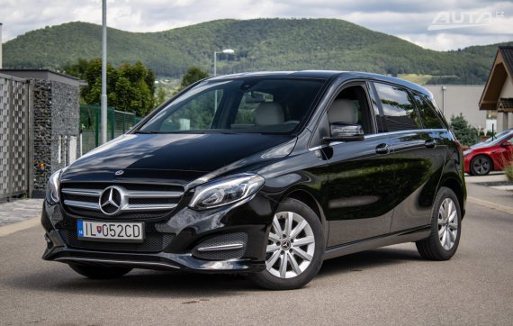 Mercedes-Benz B trieda 160 2018 - hlavní pohled