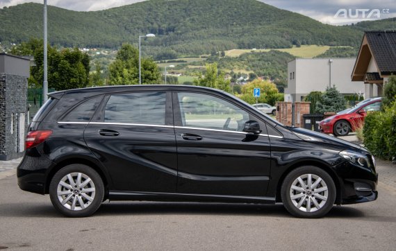 Mercedes-Benz B trieda 160 2018 černá