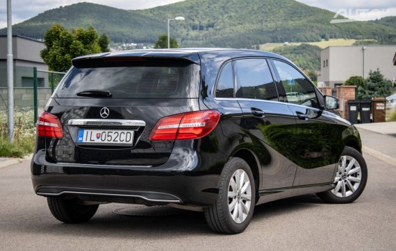 Mercedes-Benz B trieda 160 2018 černá