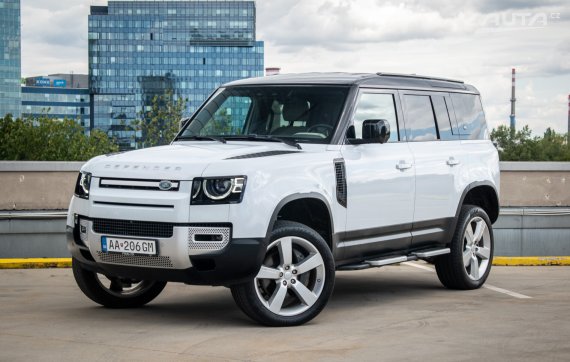 Land Rover Defender 110 3.0D I6 D300 MHEV X-Dynamic SE AT AWD / AJ NA SPLÁTKY / PROTIÚČET /