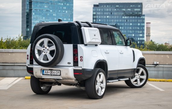 Land Rover Defender 110 3.0D I6 D300 MHEV X-Dynamic SE AT AWD / AJ NA SPLÁTKY / PROTIÚČET / 2020 bílá