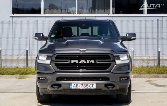 Dodge RAM 1500 5.7 HEMI LARAMIE / LPG / 295kW / A8 / AJ NA SPLÁTKY / PROTIÚČET 2020 šedá
