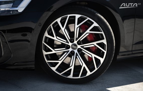 Audi A8 60 TFSI e PHEV quattro tiptronic S-line, 250kW / AJ NA SPLÁTKY / PROTIÚČET / 2023 černá