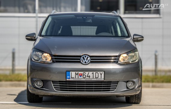 Volkswagen Touran 1.6 TDI DPF BMT Highline DSG - 7 Miest / AJ NA SPLÁTKY / PROTIÚČET 2011 šedá