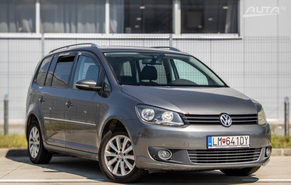 Volkswagen Touran 1.6 TDI DPF BMT Highline DSG - 7 Miest / AJ NA SPLÁTKY / PROTIÚČET 2011 šedá