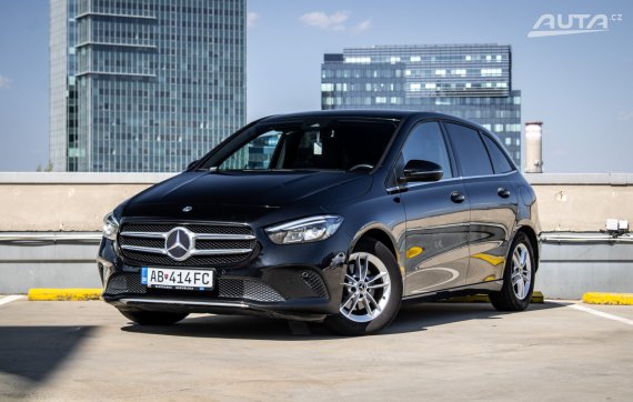 Mercedes-Benz B trieda 180 d A/T, 85kW, A7 / AJ NA SPLÁTKY / /PROTIÚČET / 2019 - hlavní pohled