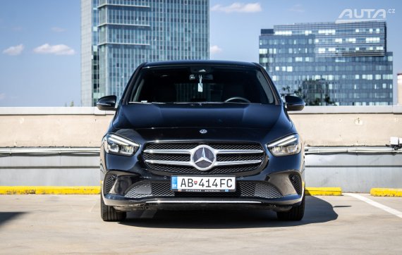 Mercedes-Benz B trieda 180 d A/T, 85kW, A7 / AJ NA SPLÁTKY / /PROTIÚČET / 2019 černá