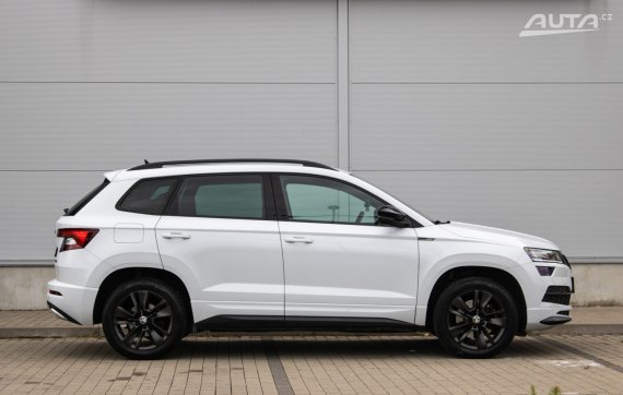 Škoda Karoq 2.0 TDI Sportline 4x4 DSG / 110kW / A7 / ZÁRUKA / AJ NA SPLÁTKY / PROTIÚČET 2022 bílá