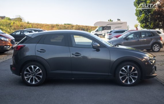 Mazda CX-3 2.0 Skyactiv Takumi / 89kW / M6 / ZÁRUKA / AJ NA SPLÁTKY / PROTIÚČET 2021 šedá