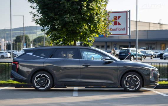 Kia K4 SW 1.6 T-GDi 7DCT / 132kW / A7 / ZÁRUKA / AJ NA SPLÁTKY / PROTIÚČET 2026 šedá