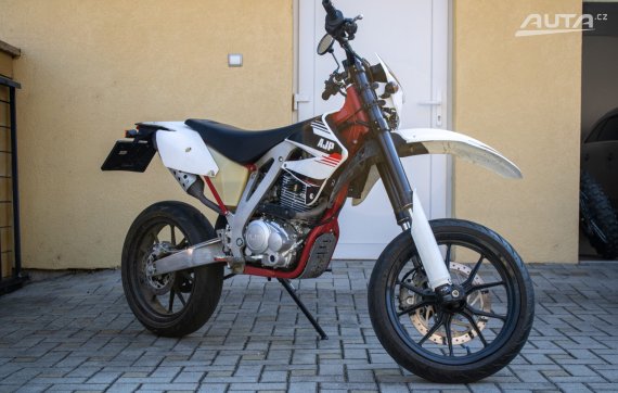 AJP PR4 240 Enduro / NA SPLÁTKY / NA PROTIÚČET 2020 bílá