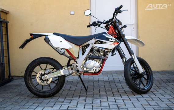 AJP PR4 240 Enduro / NA SPLÁTKY / NA PROTIÚČET 2020 bílá