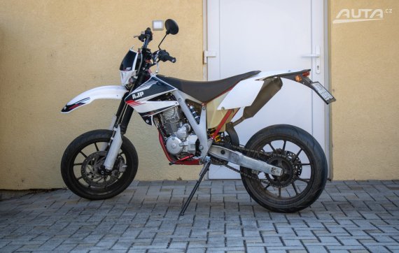 AJP PR4 240 Enduro / NA SPLÁTKY / NA PROTIÚČET 2020 bílá