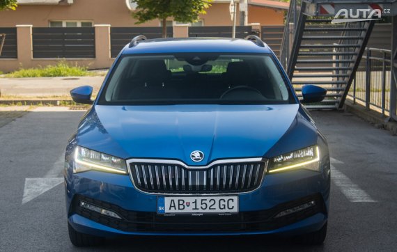 Škoda Superb Combi 2.0 TDI Live Plus DSG / 110kW / A7 / ZÁRUKA / AJ NA SPLÁTKY / PROTIÚČET 2021 modrá
