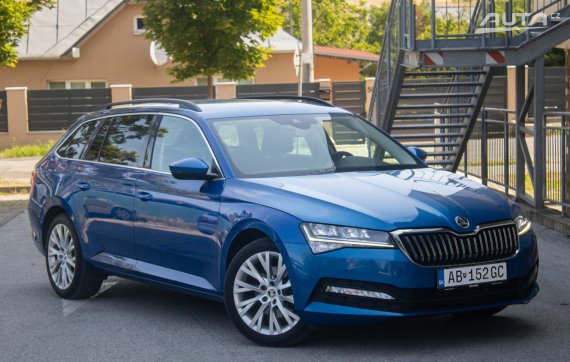 Škoda Superb Combi 2.0 TDI Live Plus DSG / 110kW / A7 / ZÁRUKA / AJ NA SPLÁTKY / PROTIÚČET 2021 modrá
