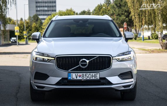 Volvo XC60 D4 Momentum FWD / 120kW / A8 / ZÁRUKA / AJ NA SPLÁTKY / PROTIÚČET 2019 šedá
