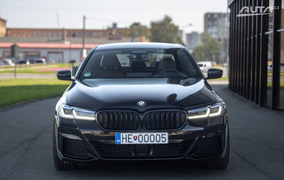 BMW Rad 5 G30 530d xDrive M Sport mHEV / 210kW / A8 / ZÁRUKA / AJ NA SPLÁTKY / PROTIÚČET 2021 černá