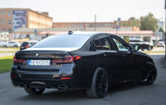 BMW Rad 5 G30 530d xDrive M Sport mHEV / 210kW / A8 / ZÁRUKA / AJ NA SPLÁTKY / PROTIÚČET 2021 černá