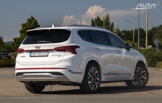 Hyundai Santa Fe 2.2 CRDi Premium 4x4 / 148kW / A8 / ZÁRUKA / AJ NA SPLÁTKY / PROTIÚČET 2023 bílá