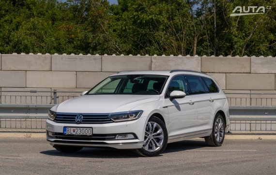 Volkswagen Passat Variant 2.0 BiTDI 240k BMT Highline 4MOTION DSG / TOP STAV / 1 MAJITEL / 2017 - hlavní pohled