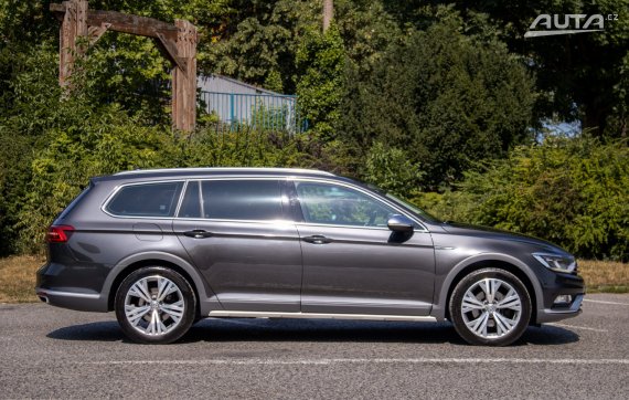 Volkswagen Passat Alltrack 2.0 TDI BMT 4Motion DSG / 140kW / A7 / ZÁRUKA / AJ NA SPLÁTKY / PROT 2018 šedá