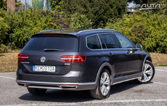 Volkswagen Passat Alltrack 2.0 TDI BMT 4Motion DSG / 140kW / A7 / ZÁRUKA / AJ NA SPLÁTKY / PROT 2018 šedá